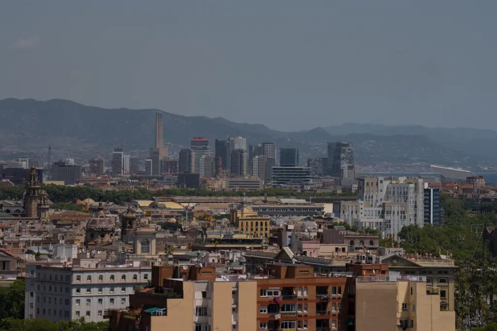 Se esperan 650.000 compraventas de vivienda en 2025 y un aumento del 7,2% en los precios