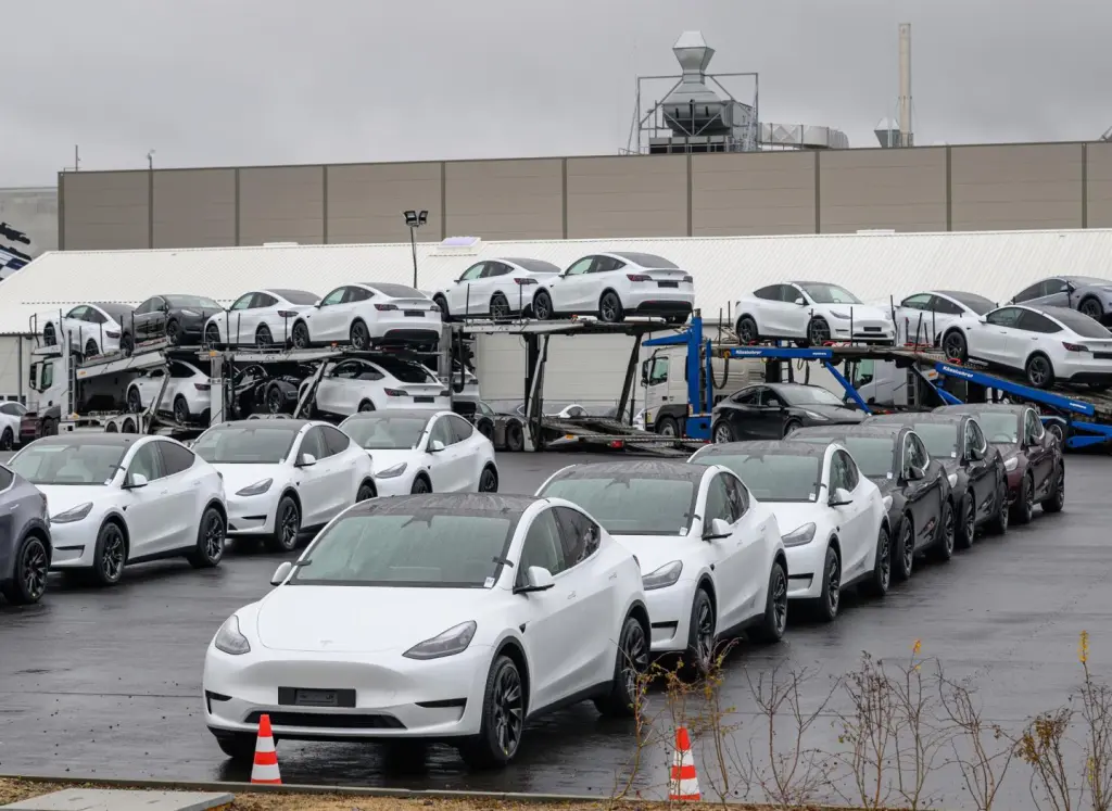 Tesla comenzará a vender coches eléctricos en Arabia Saudí en abril tras mejorar relaciones con Musk