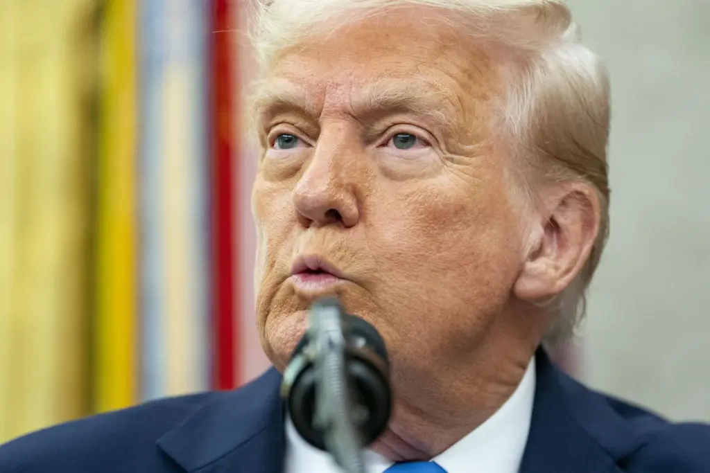Trump afirma que los aranceles a países que compran gas venezolano ya están dando resultados