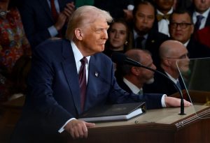 Trump presenta un acuerdo con México para frenar aranceles hasta el 2 de abril