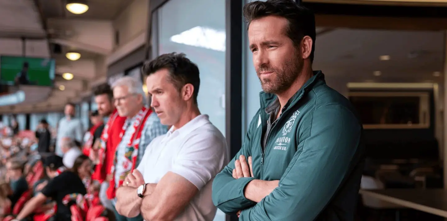 Rob McElhenney y Ryan Reynolds, propietarios del Wrexham A.F.C. (Imagen: Boardwalk Pictures)