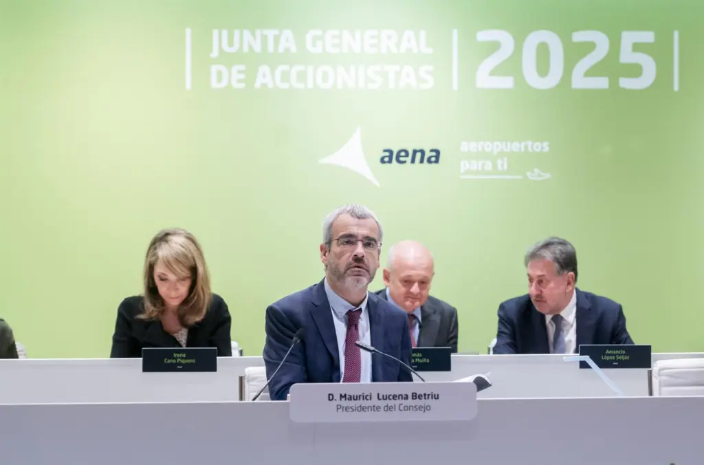 Aena reparte 1.646 millones en dividendos, la mayor cifra de su historia