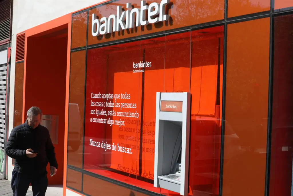 Bankinter devuelve las comisiones por retirar efectivo en cajeros del lunes pasado