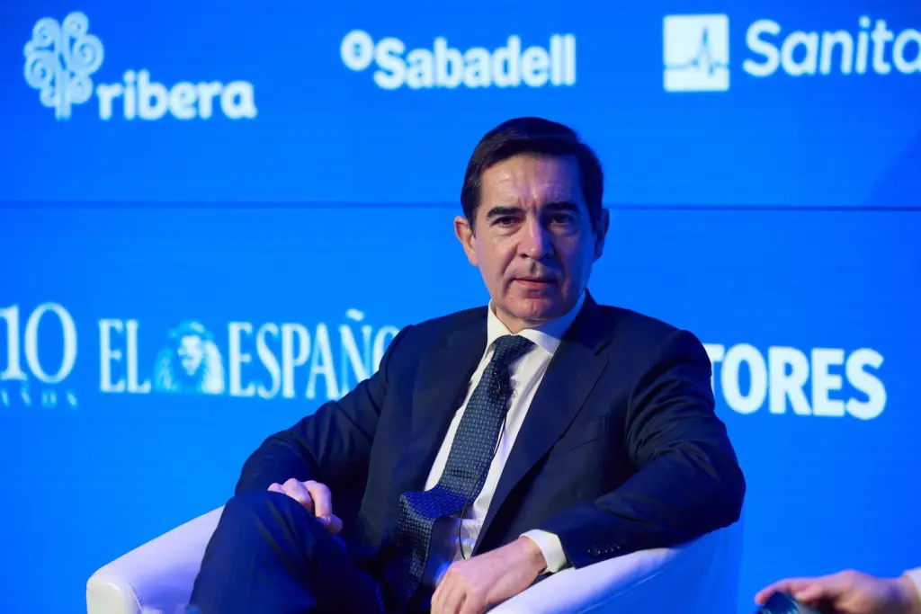 BBVA adelanta que la decisión de la CNMC sobre su OPA a Sabadell es inminente