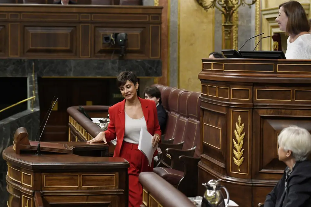 El Congreso exige al Gobierno dejar de intervenir en la vivienda y frenar la ocupación ilegal