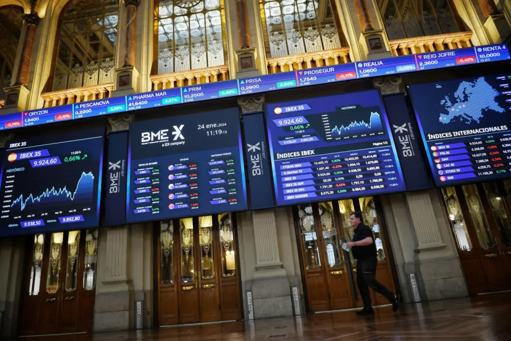 El Ibex 35 sube un 0,4% a la espera de los aranceles que anunciará Trump esta noche