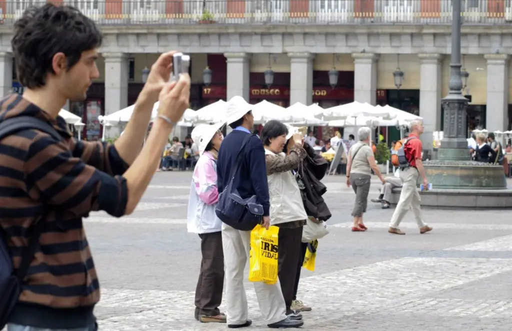 España espera 15 millones de turistas en Semana Santa y un aumento del 13% en su gasto