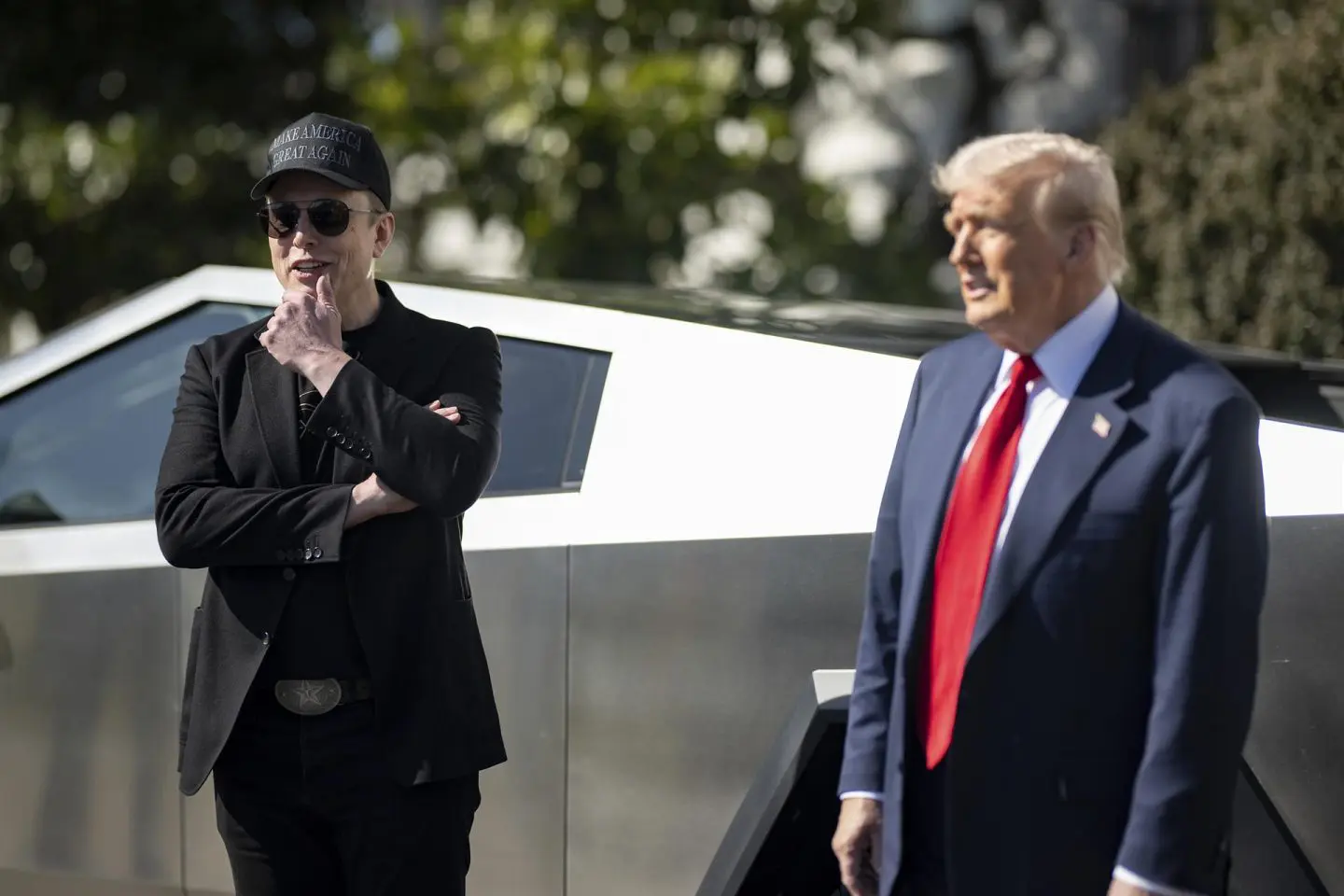El presidente de EEUU, Donald Trump, recibe el multimillonario Elon Musk.