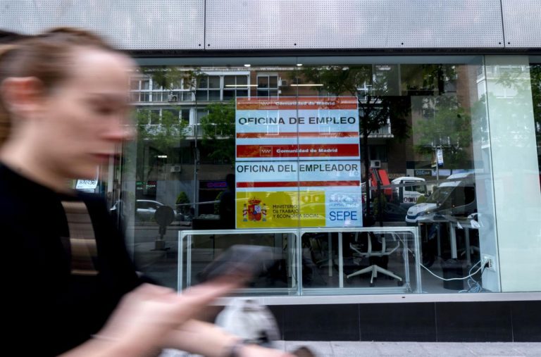 La tasa de paro juvenil alcanza el 26,5% en el primer trimestre del año