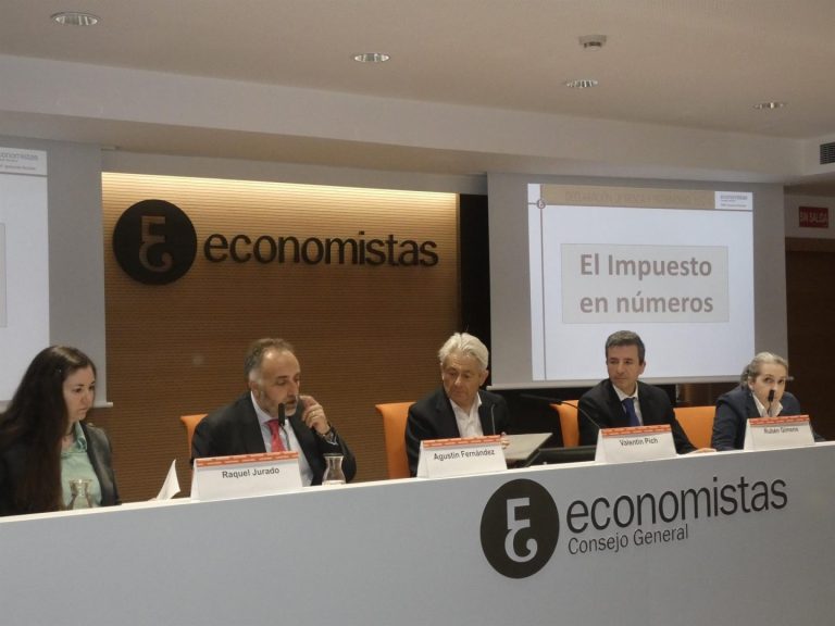 Los perceptores del SMI solo recuperarán la mitad de lo que pagaron por un error del Gobierno