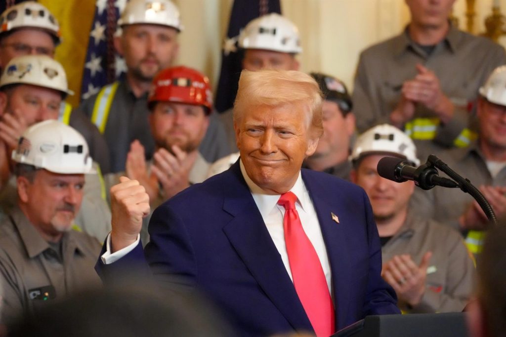 Nvidia cae un 6% y arrastra a las Bolsas por límites de Trump a las ventas en China