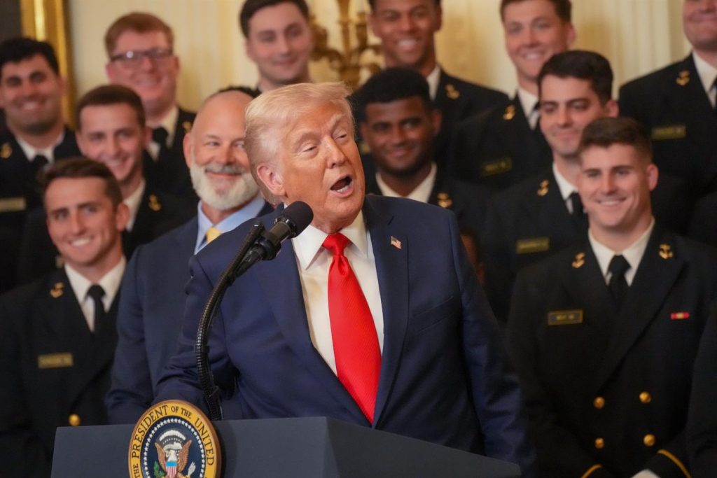 Trump investiga aranceles a minerales críticos por su impacto en la seguridad de EE. UU