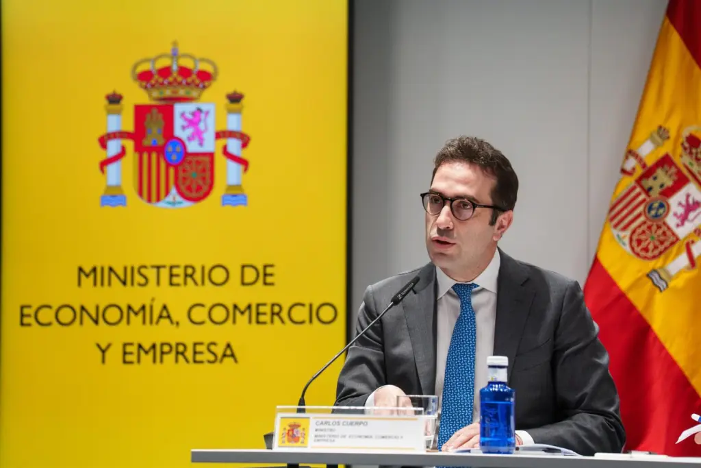 Cuerpo confía en que no habrá problemas con Bruselas por la OPA de BBVA sobre Sabadell
