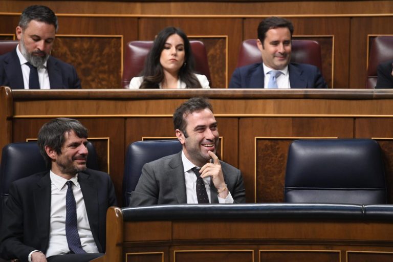 El Gobierno garantiza que revisará la OPA de BBVA al Sabadell con todas las medidas necesarias