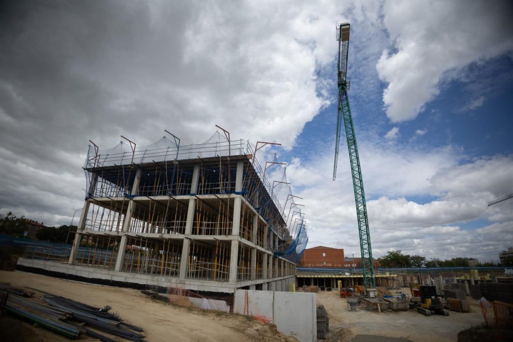 Las licitaciones para vivienda familiar alcanzan los 944 millones, más del doble que el año pasado