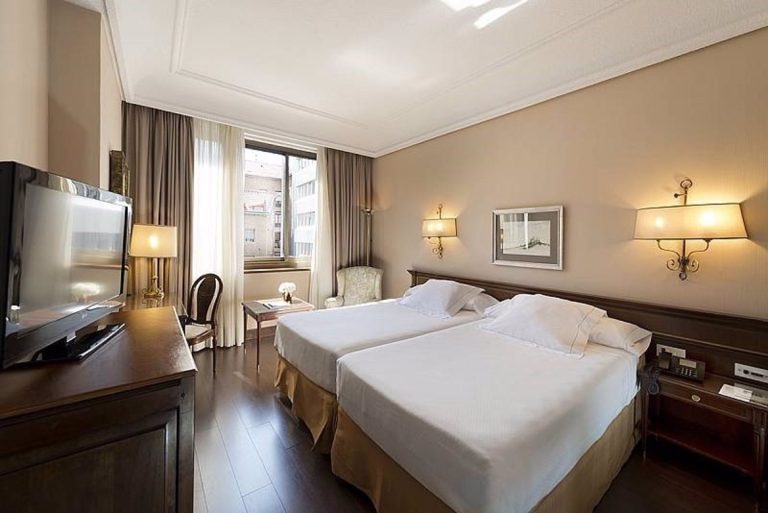 Lopesan y sindicatos acuerdan despedir a 100 empleados del hotel Miguel Ángel en Madrid