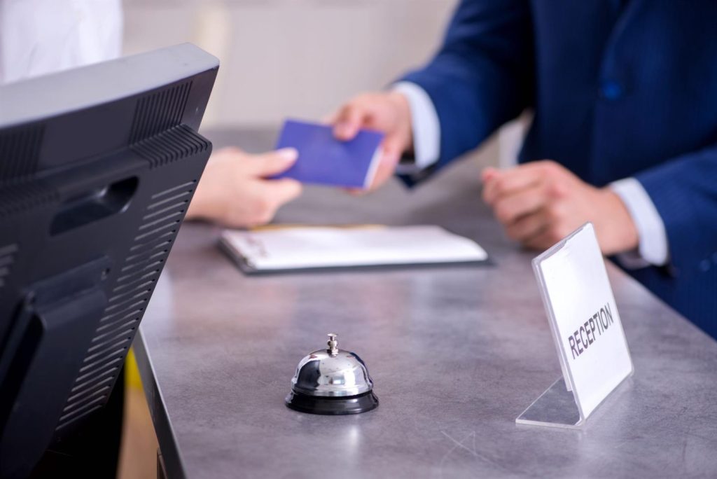 Los hoteleros rechazan la reducción de jornada y advierten sobre cierres y despidos masivos