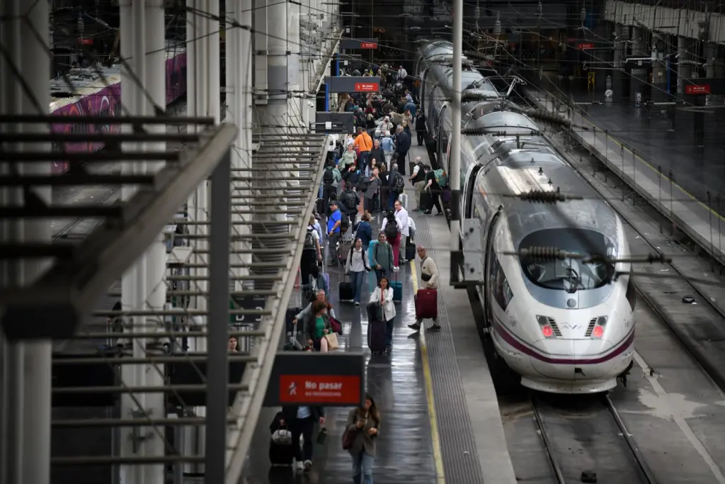 Más de 6.300 viajeros afectados por el robo de cable en 18 trenes en Toledo