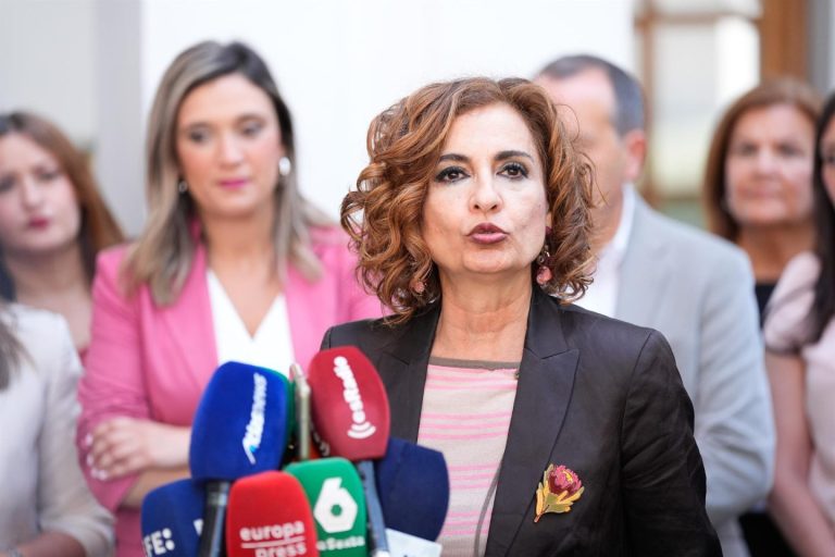 Montero propone un acuerdo entre la UE y EEUU para aclarar la política de aranceles