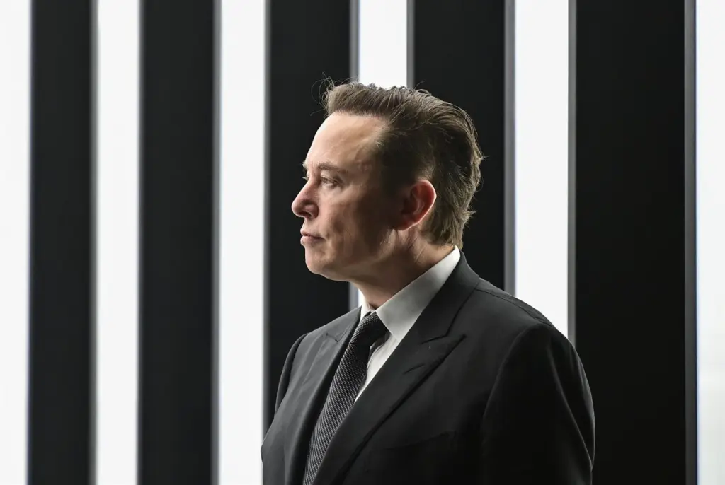 Musk confirma que seguirá dirigiendo Tesla al menos cinco años más