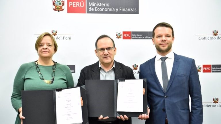 Perú y KfW firman un préstamo de 40 millones para mejorar el transporte urbano sostenible