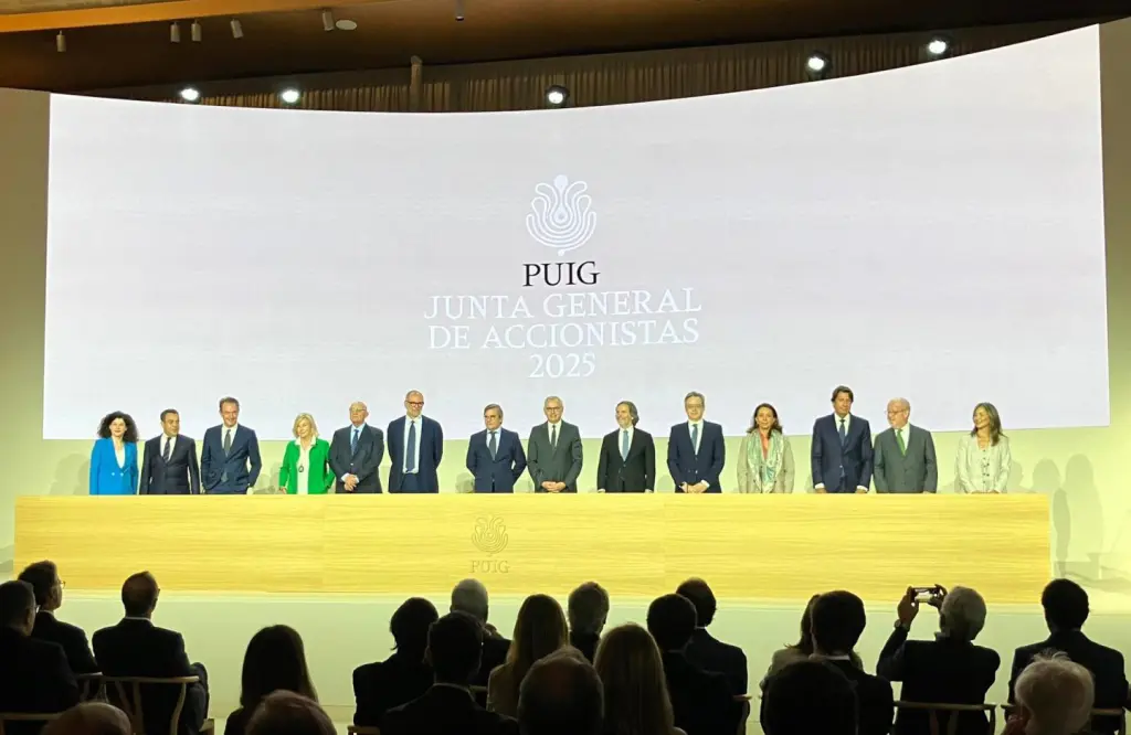 Puig aprueba un dividendo de 0,377 euros y un plan de incentivos de 167 millones para años futuros