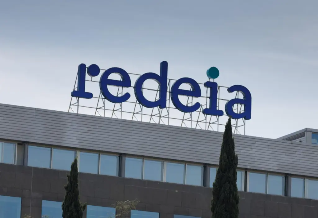 Redeia cae un 4% en Bolsa tras ganar un 4,2% en el primer trimestre y el apagón reciente