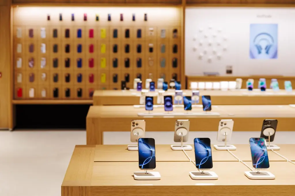 Trump pide a Apple que no fabrique iPhones en India para vender en EE UU