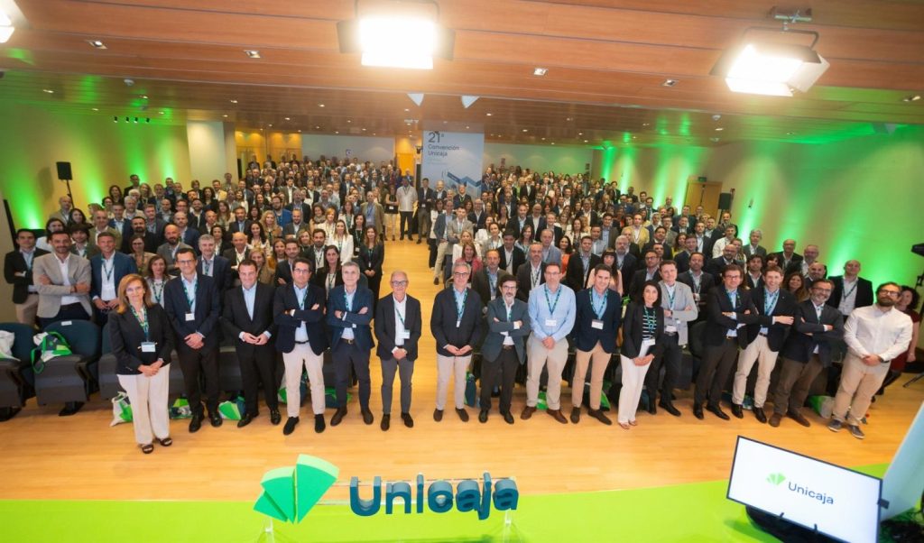 Unicaja reúne a 300 directivos para explicar su Plan Estratégico 2025-2027