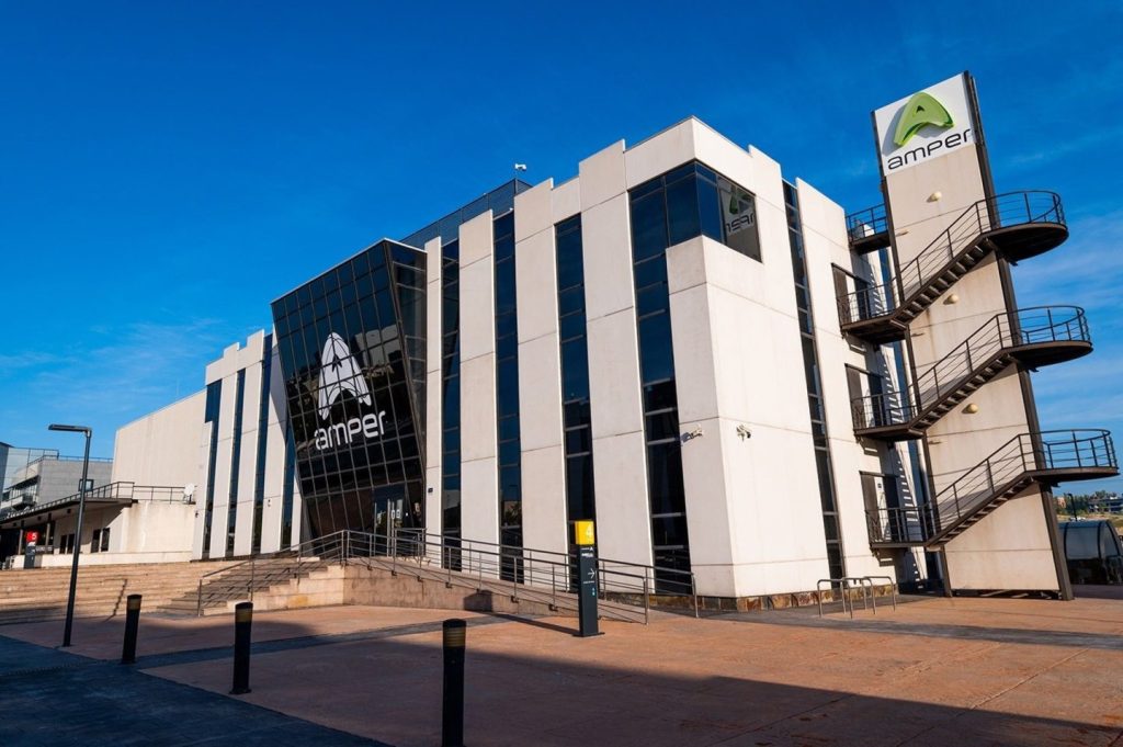 Amper amplía capital en 77,16 millones para adquisiciones en el sector de defensa y seguridad