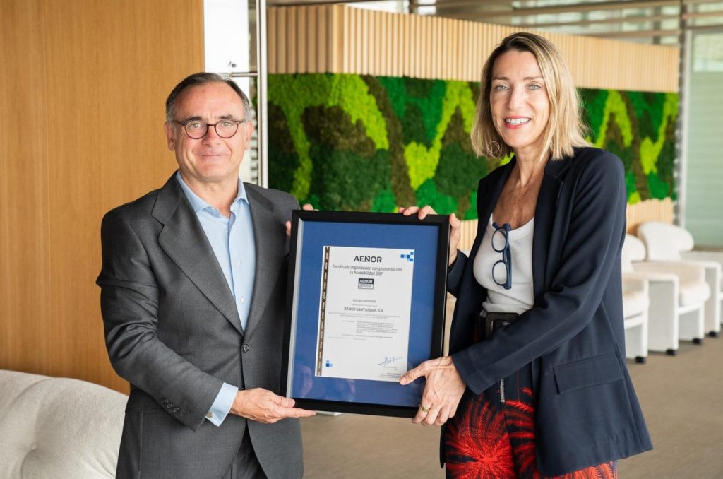 Banco Santander, primer Ibex 35 con certificado de accesibilidad de Aenor, lidera en inclusión