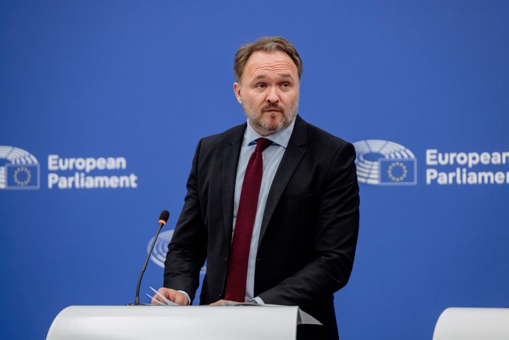 Bruselas afirma que el veto al gas ruso es legal, ante la preocupación de Naturgy y Repsol.