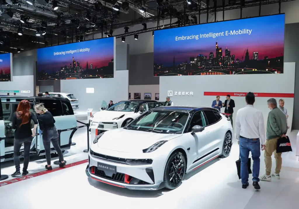 China y UE, en la fase final de diálogo sobre precios de coches eléctricos.
