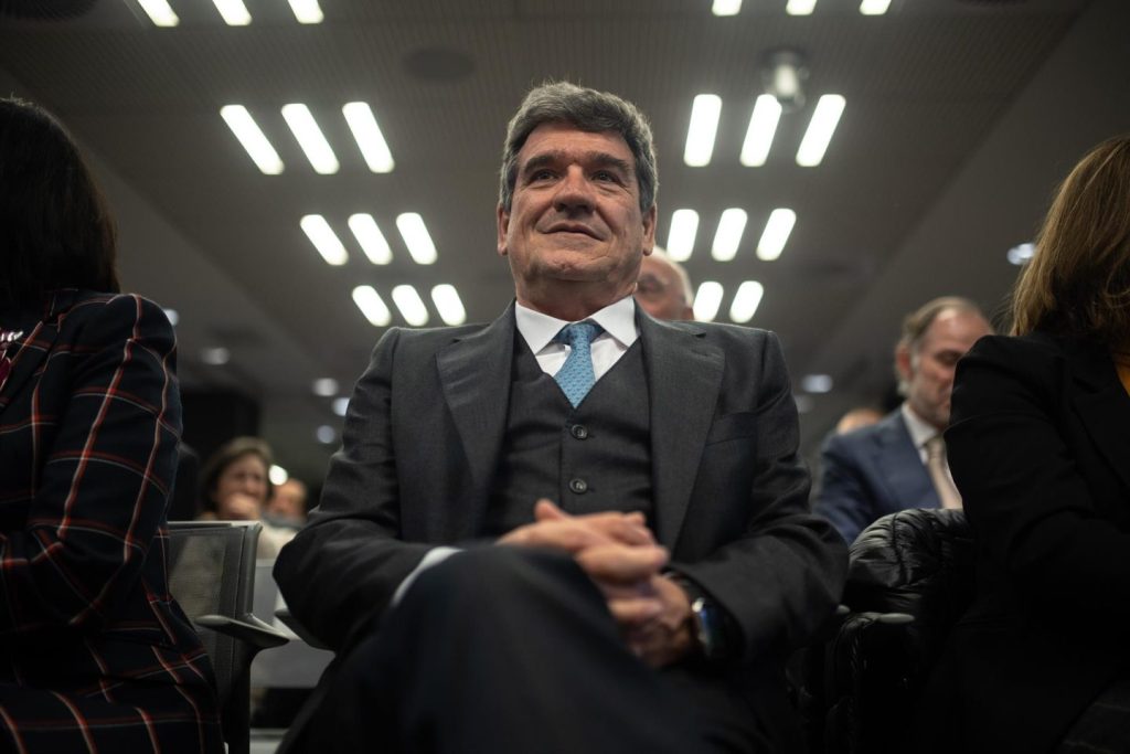 El Banco de España baja previsión de PIB para 2025 al 2,4% y 2026 al 1,8% por incertidumbre.