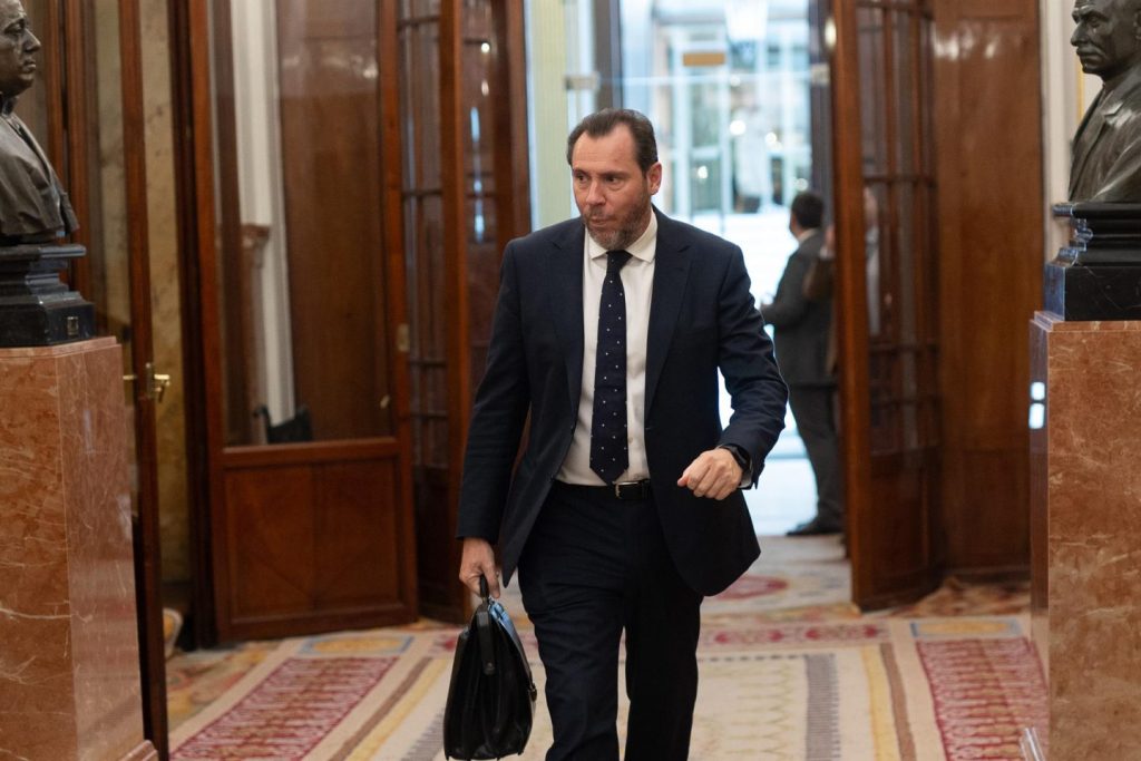 El Gobierno busca aprobar en julio la Ley de Movilidad Sostenible bloqueada por corrupción y tensiones.