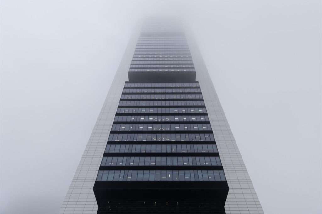 El juez Calama ordena busca y captura de Al Qubaisi por blanqueo en la venta de Torre Cepsa