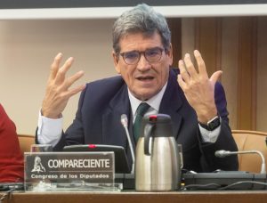 Escrivá comparece hoy en el Congreso tras la dimisión del jefe de Economía del Banco de España