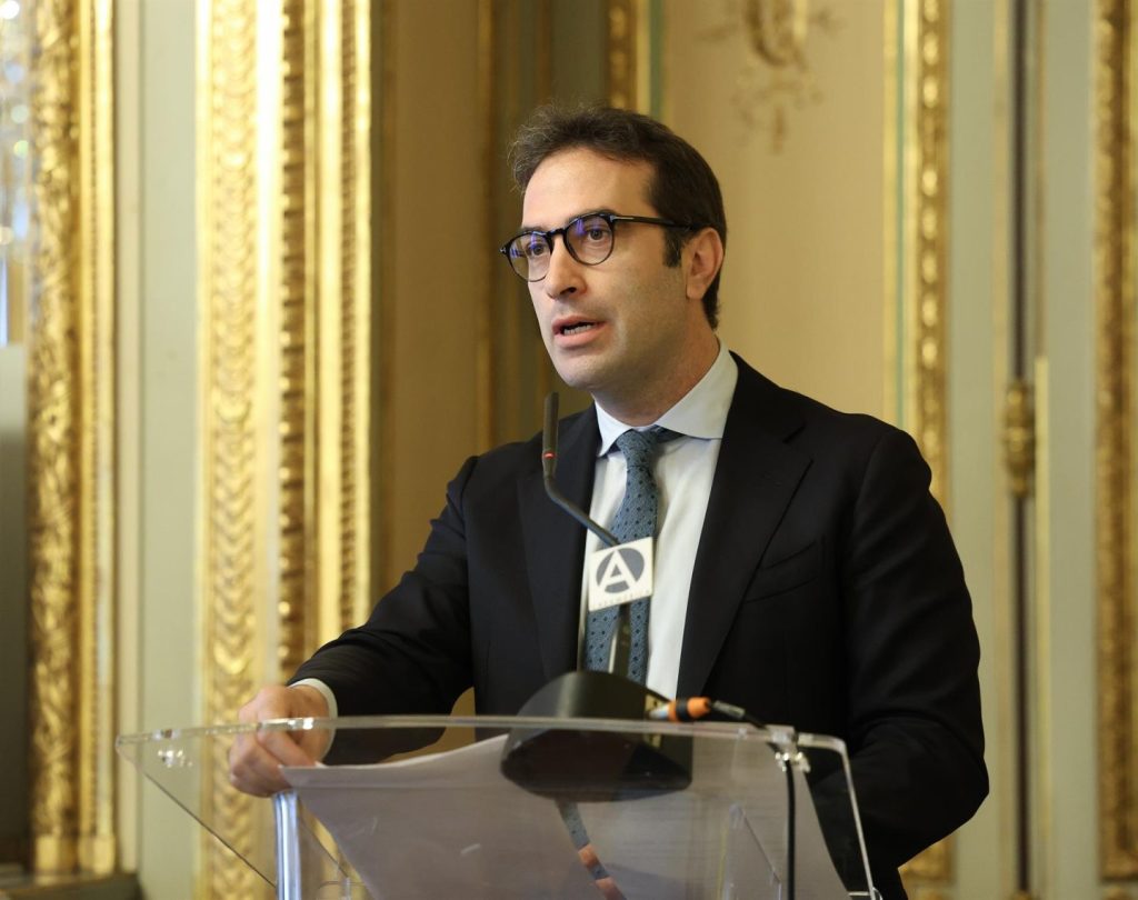 España y otros 4 países de la UE piden reforzar Eurogrupo. Cuerpo podría presidirlo.