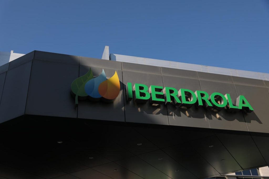 Huelga en Iberdrola: sindicatos afirman seguimiento del 70-80% por bloqueo en negociación salarial.