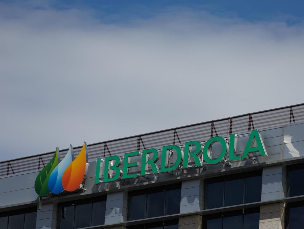 Iberdrola culpa la gestión de Red Eléctrica por el apagón del 28 de abril, calificándola de negligente.