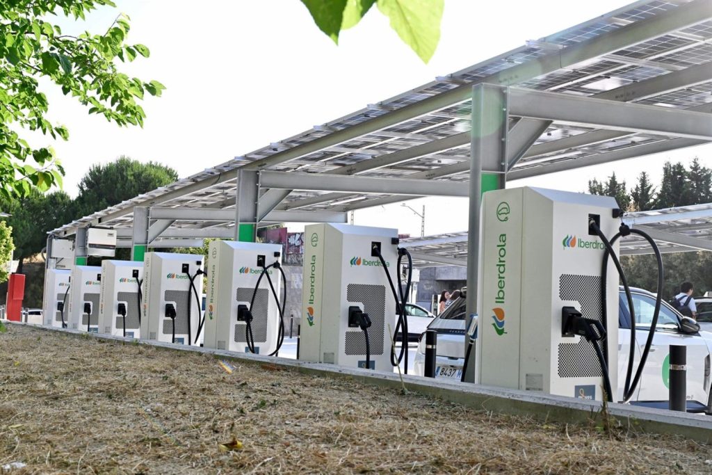 Iberdrola y la Comunidad de Madrid inauguran la mayor electrolinera de carga rápida en Leganés