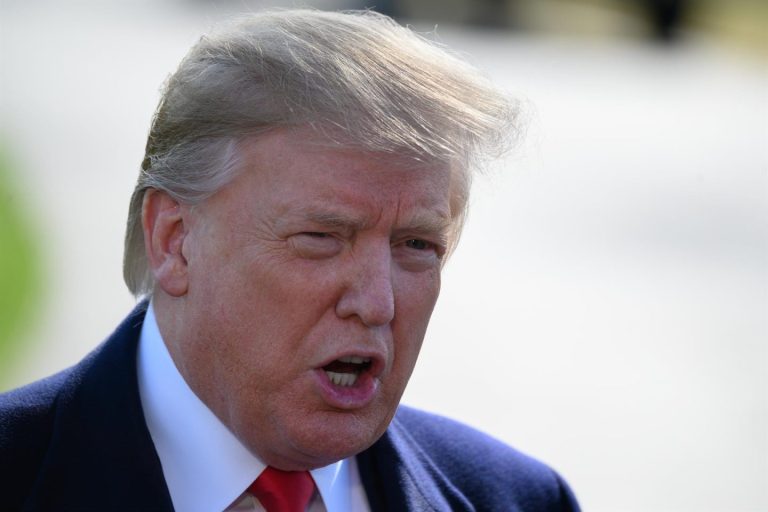 La familia Trump lanza su propio ‘smartphone’ y paquete de telefonía en EE.UU. con tarifa plana.