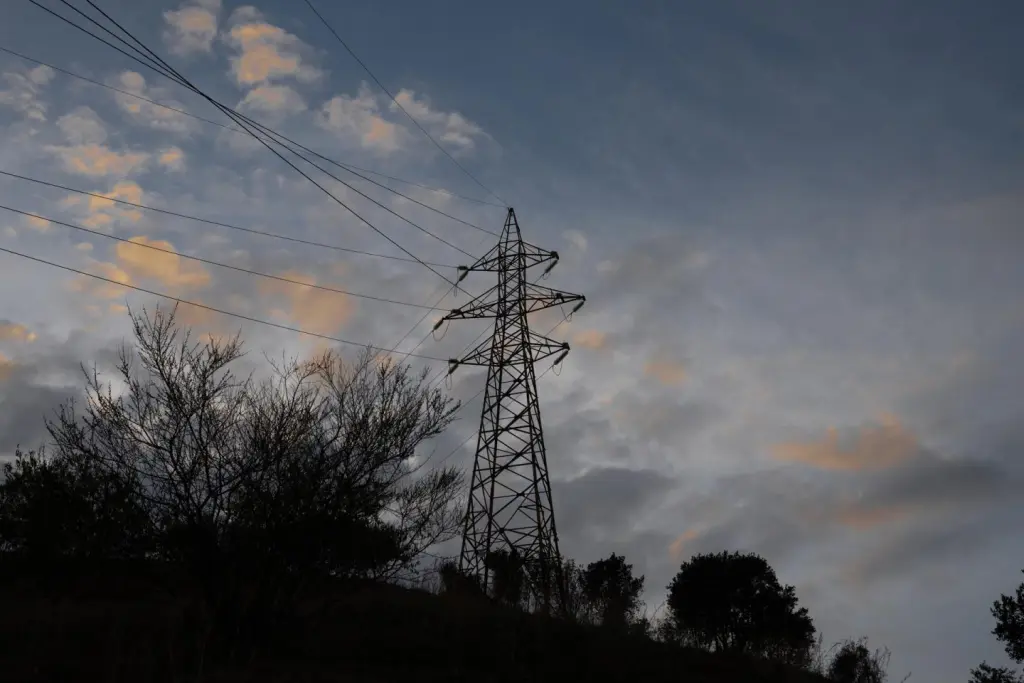 Las grandes eléctricas acusan a Red Eléctrica de mala gestión como principal causa del apagón en abril