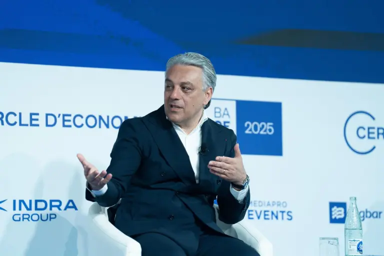 Luca de Meo dimite como consejero delegado de Renault tras cinco años y emprende nuevos retos.