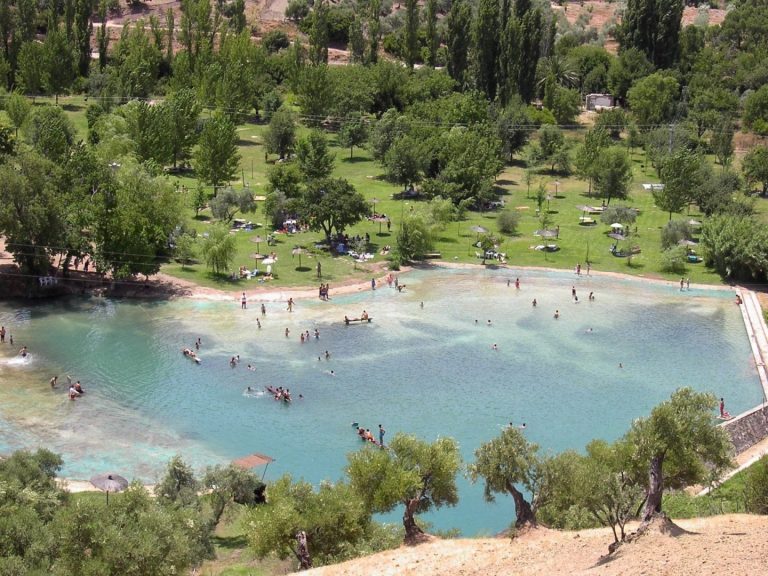 Pasar una semana de vacaciones en la costa española subirá un 8% este verano, con Cádiz, Baleares y Barcelona como los destinos más caros.