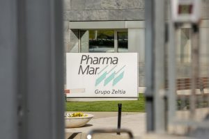 PharmaMar sube un 6% tras prioridad de revisión en EEUU para tratamiento de cáncer de pulmón.