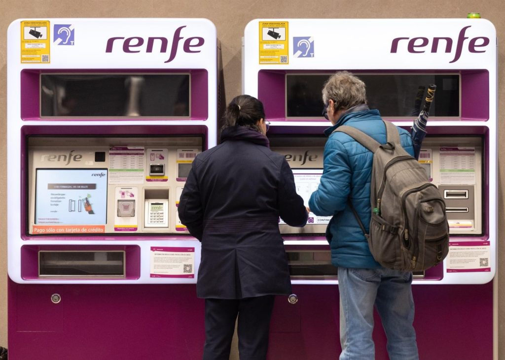 Renfe ofrece abonos de 20 euros en Cercanías y un 50% de descuento en Media Distancia.