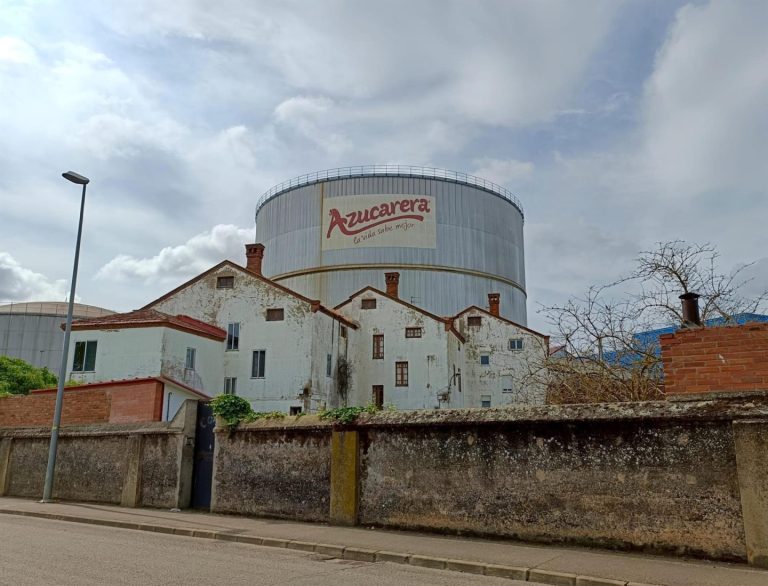 Acuerdo del ERE de Azucarera aprobado sin la firma de UGT León, cierra planta en La Bañeza.