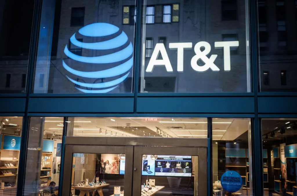 AT&T aumenta un 26% sus ganancias en el primer semestre, alcanzando los 7.550 millones de euros
