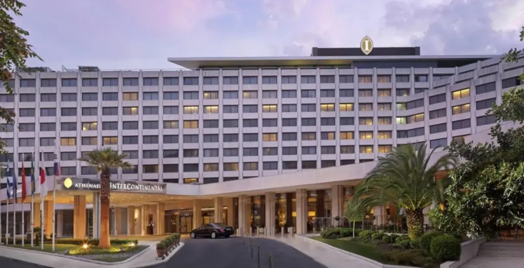 Azora y la familia Ioannou se alían para expandir hoteles de lujo en Grecia con Donkey Hotels